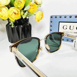 Kính mát GUCCI GG0563SK 002