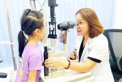 Đeo Kính Cận Thường Xuyên Có Nên? Tất Tần Tật Bạn Cần Biết