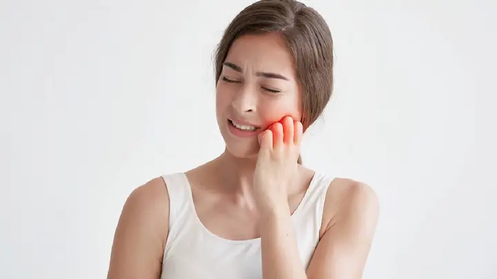 Sưng Lợi Hàm Dưới Trong Cùng: Nguyên Nhân & Cách Xử Lý Từ A Đến Z