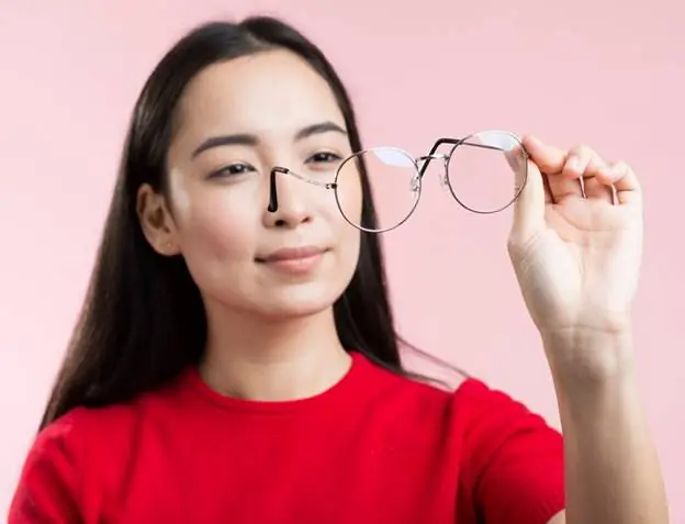 Cách Chọn Mắt Kính Cận Chuẩn: Bí Quyết Từ A Đến Z