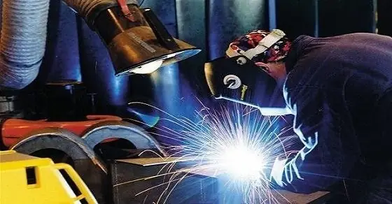 Cách Chữa Đau Mắt Khi Hàn Điện Tại Nhà: 7 Biện Pháp Hiệu Quả