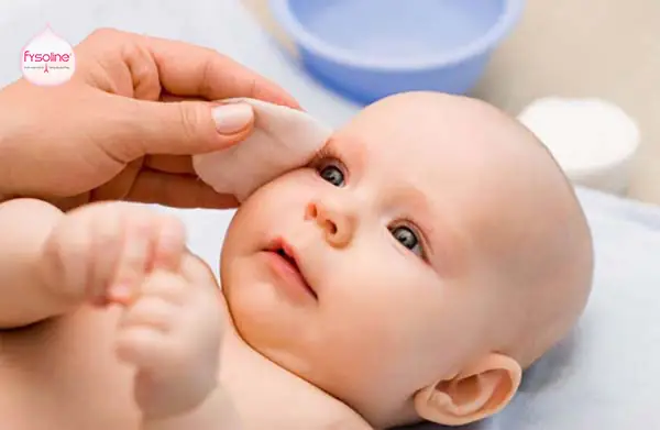 Cách Rửa Mặt Cho Trẻ Sơ Sinh Đúng Chuẩn