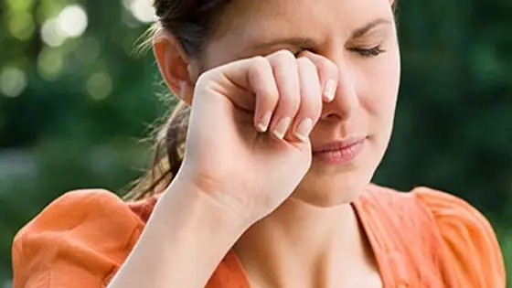 Hướng Dẫn Cách Vệ Sinh Mắt Tại Nhà Đúng Cách Cho Mọi Tình Huống