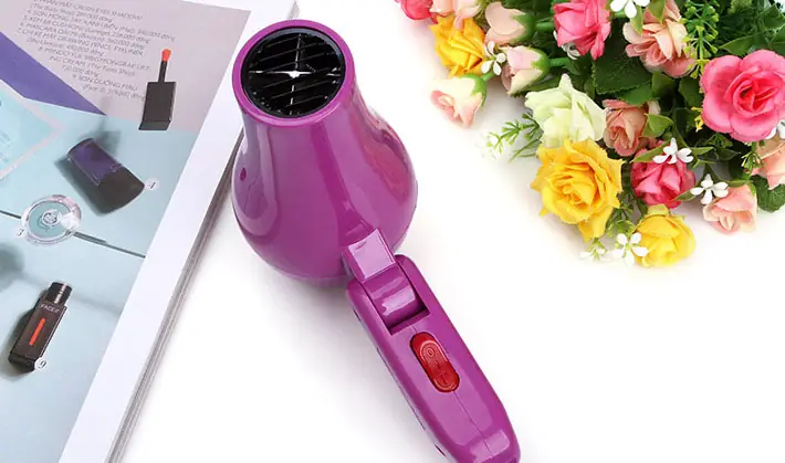 Cách Xử Lý Băng Keo Dính Trên Kính