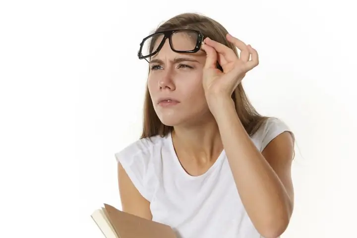 Cận 1 Độ Nhìn Được Bao Xa Và Mọi Thông Tin Cần Biết Về Tật Khúc Xạ Nhẹ