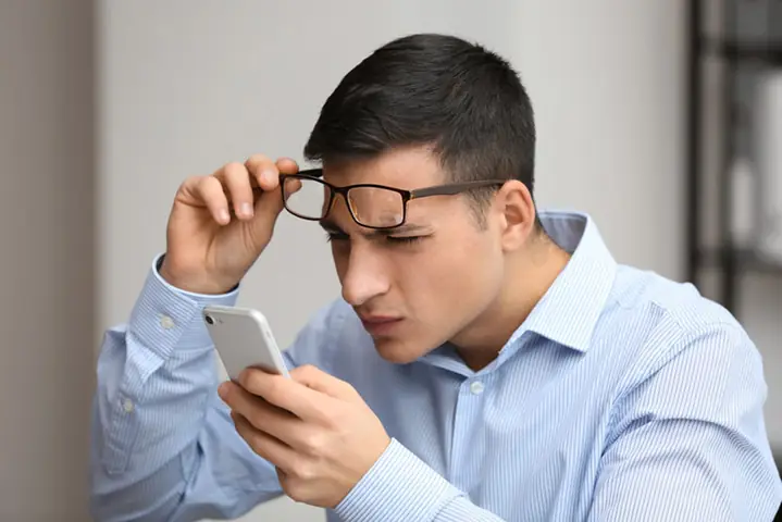 Cận Thị Có Tự Khỏi Được Không? Tổng Hợp Mọi Thông Tin Cần Biết