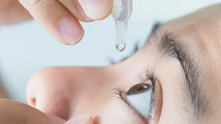 Nhỏ Mắt Trước Khi Ngủ: Có Nên Và Cách Làm Đúng?