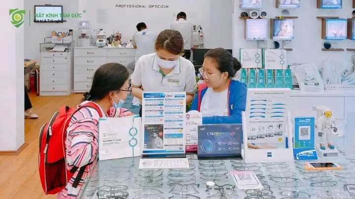 Top 5 Cửa Hàng Mắt Kính Uy Tín Gần Bệnh Viện Quận 9