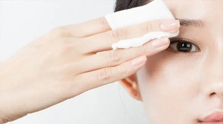Dầu Dừa Vào Mắt Có Sao Không? Hướng Dẫn Xử Lý An Toàn Và Phòng Ngừa