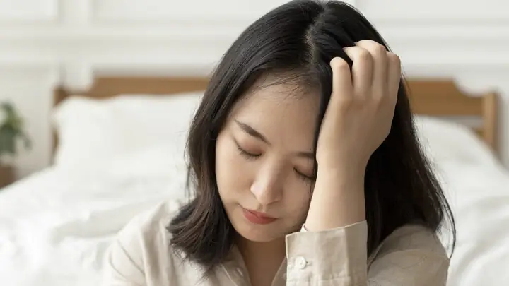Đau Nửa Đầu Bên Trái Là Bệnh Gì? Nguyên Nhân & Cách Giảm Đau Hiệu Quả