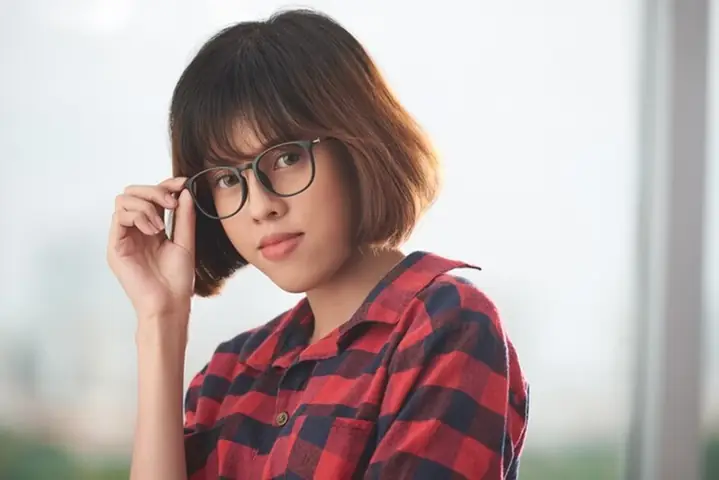 Đeo Kính Cao Hơn Độ Cận Có Sa Không? Bác Sĩ Nhãn Khoa Giải Đáp