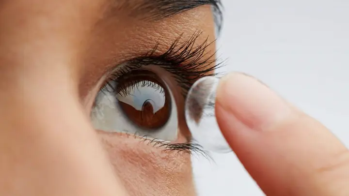 Đeo Lens Nhiều Có Hại Mắt Không? Tác Hại Thực Tế Cần Biết