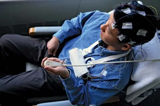 Giật Kinh Phong Là Gì? Nguyên Nhân, Triệu Chứng & Cách Xử Trí Toàn Diện