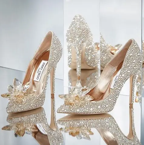 Giày Jimmy Choo Chính Hãng Giá Bao Nhiêu? Cập Nhật 2026