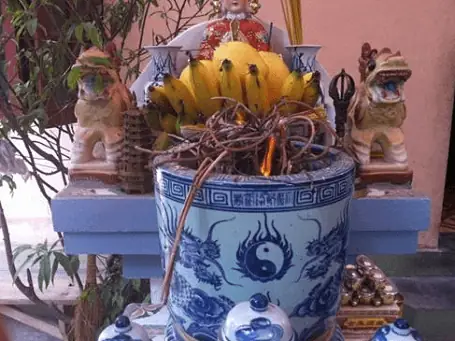Hóa Bát Hương Điềm Gì? Giải Đáp Chi Tiết Về Ý Nghĩa Phong Thủy