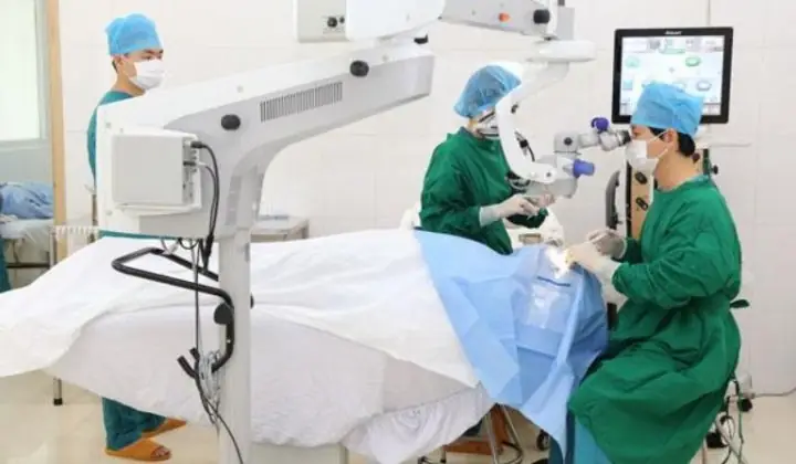 Cườm Nước Mắt Có Mổ Được Không? Đánh Giá Toàn Diện & Phương Pháp Phẫu Thuật