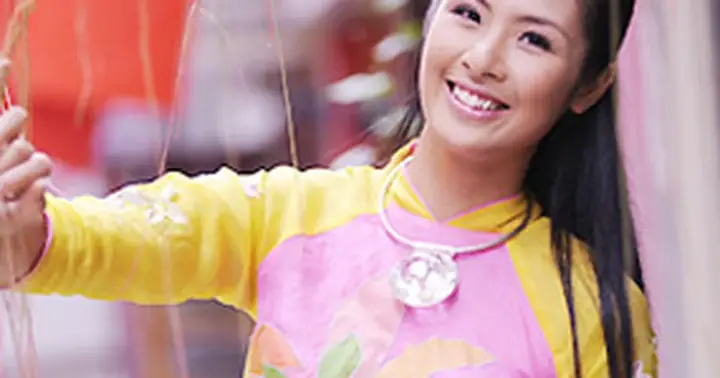 Mắt Bồ Câu, Mũi Dọc Dừa: Thực Hư Về Các Tiêu Chuẩn Nhan Sắc Truyền Thống