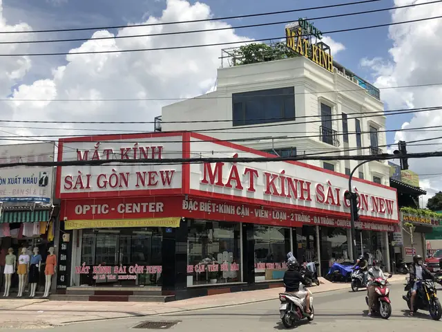 Top 5 Cửa Hàng Mắt Kính Uy Tín Tại Sài Gòn Và Phú Quốc