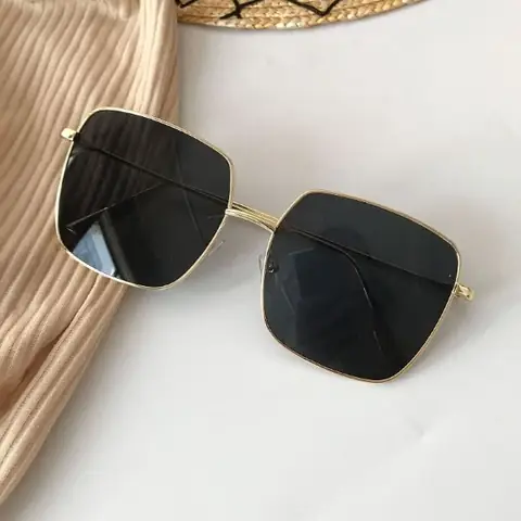 Đánh Giá Chi Tiết Mắt Kính Thời Trang Giá Rẻ: Lựa Chọn Thông Minh Cho Phong Cách Hiện Đại