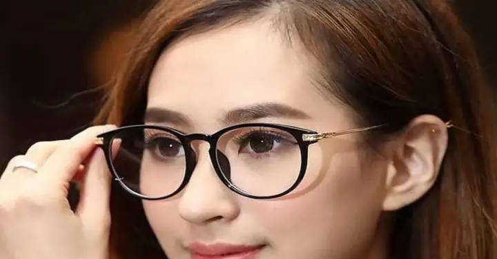 Mặt Trái Xoan Hợp Với Kính Nào? Top Kiểu Kính Phù Hợp Nhất