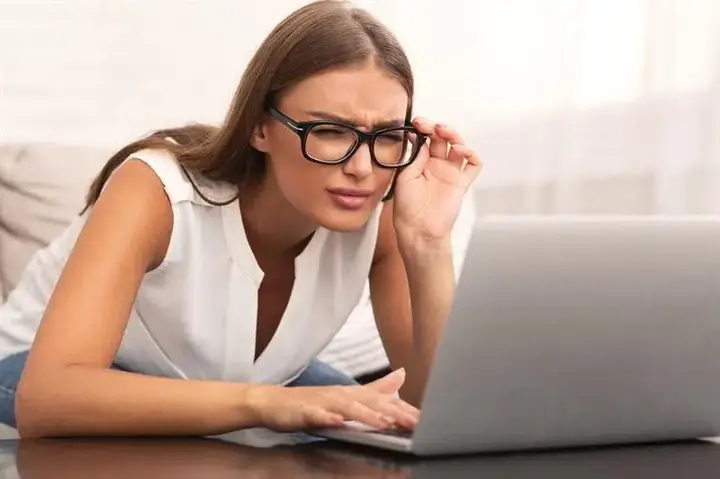 Mắt Viễn Thị Phải Đeo Kính Gì? Hướng Dẫn Chọn Kính Chuẩn