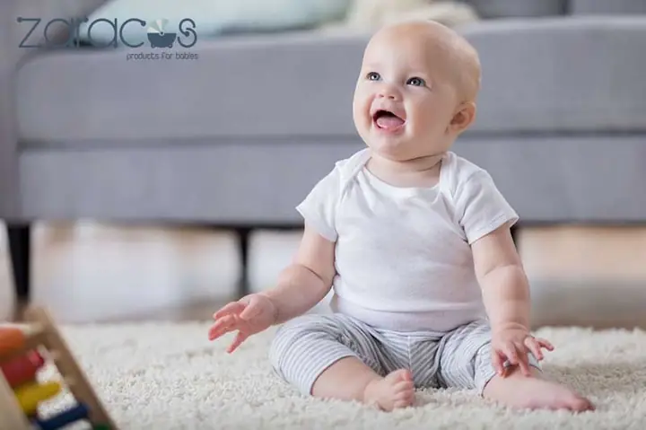 Bé Cứng Trong Mấy Tháng Đầu: Có Sao Không Và Cần Lưu Ý Gì?