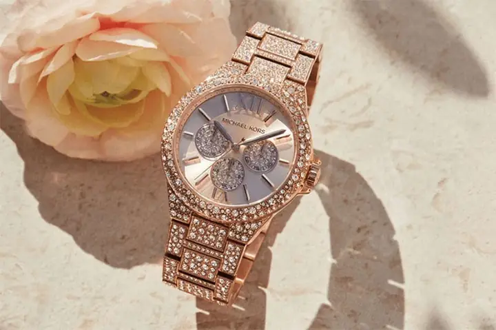 Đồng Hồ Michael Kors Là Gì? Nguồn Gốc, Chất Lượng & Lời Khuyên Mua Hàng