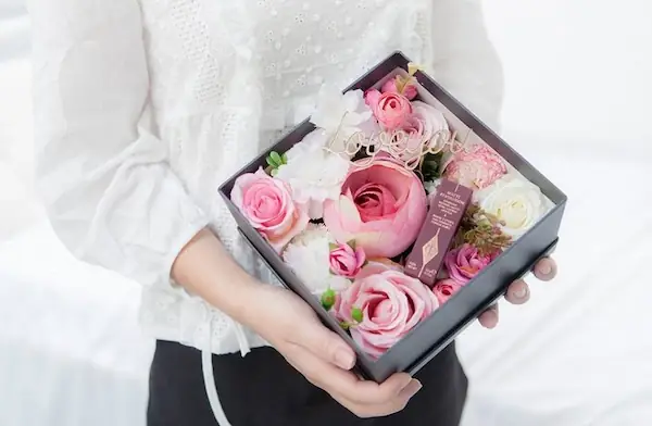 Top 10 Món Quà Sinh Nhật Ý Nghĩa Cho Bạn Gái: Gợi Ý Từ A Đến Z