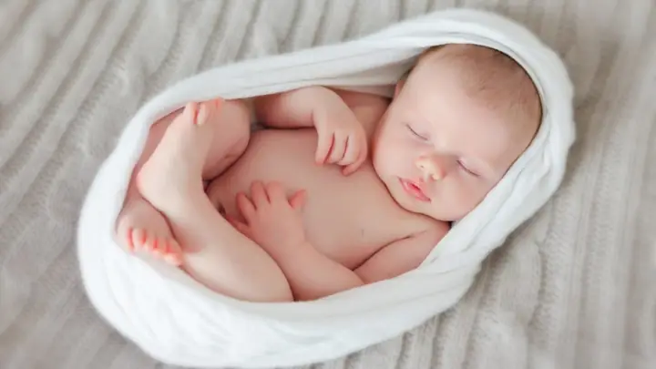 Ngủ Mơ Thấy Em Bé Là Điềm Gì? Giải Mã Ý Nghĩa Từ A Đến Z