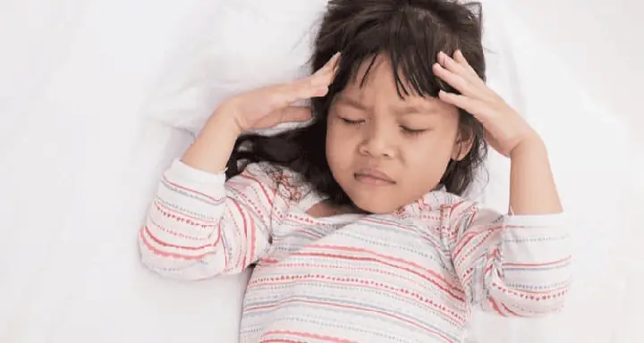 Trẻ Đau Đầu, Chóng Mắt Khi Nhắm Mắt: Nguyên Nhân Và Cách Xử Trí