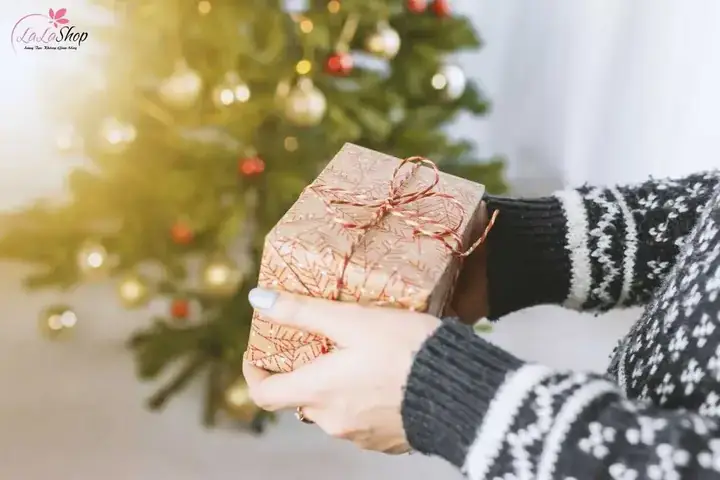 Quà Tặng Cho Bạn Trai Ngày Noel: Gợi Ý Hoàn Hảo Cho Mọi Đối Tượng