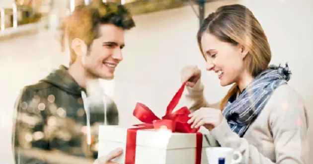 Quà Noel Cho Bạn Gái: 10 Gợi Ý Lãng Mạn Khó Quên