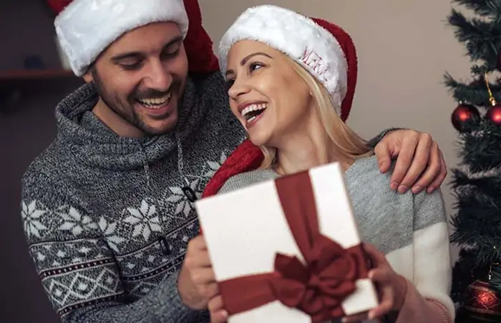 24 Gợi Ý Quà Noel Cho Người Yêu Ý Nghĩa: Tổng Hợp Chi Tiết & Lời Khuyên Chọn Quà Thực Tế