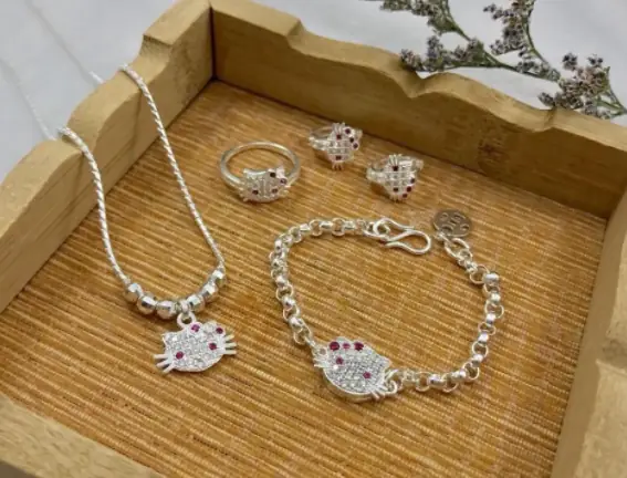 Quà Sinh Nhật Cho Em Gái 13 Tuổi