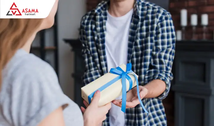 Quà Sinh Nhật Cho Nam 17 Tuổi: 50+ Gợi Ý Thông Minh & Cân Nhắc