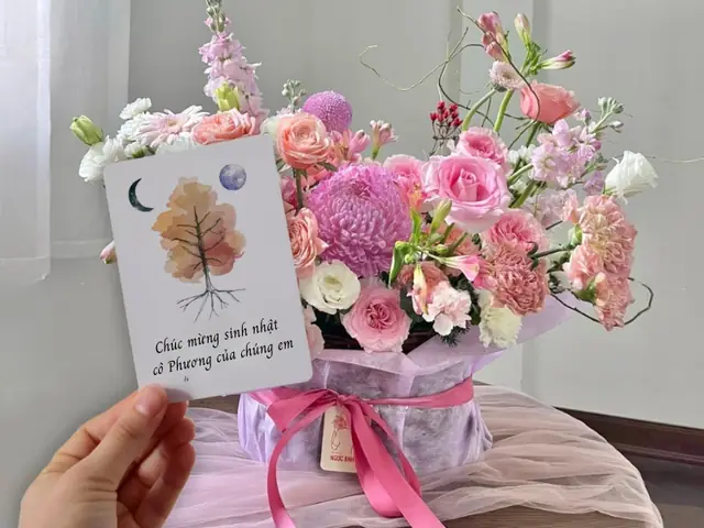 Tặng Quà Sinh Nhật Cho Cô: 25 Ý Tưởng Ý Nghĩa Và Bí Quyết Chọn Lựa