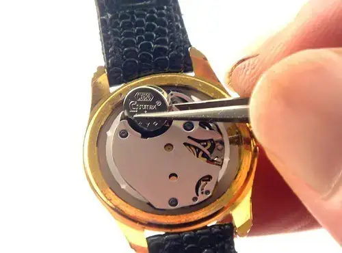 Thay Ic Đồng Hồ Đeo Tay Giá Bao Nhiêu? Chi Tiết Và Bảng Giá