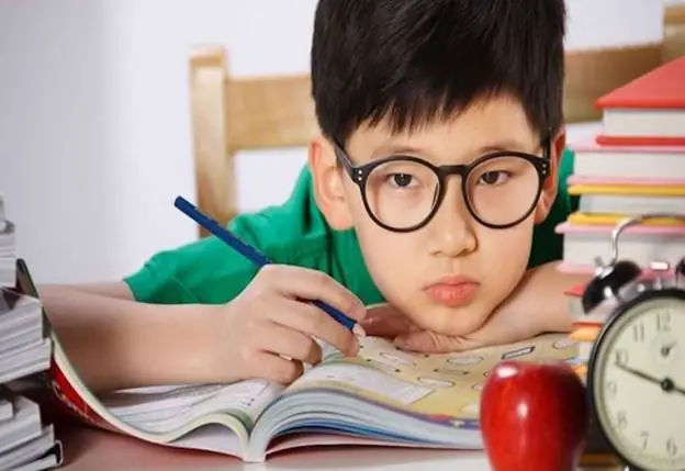 Thuốc Nhỏ Mắt Giảm Độ Cận: Thông Tin Đầy Đủ Và Lưu Ý Quan Trọng