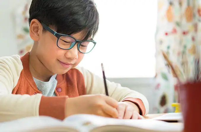 Cận Thị Là Gì? Tổng Hợp Triệu Chứng Và Cách Xử Lý Hiệu Quả