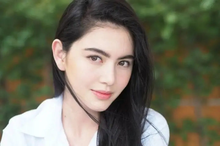 Tướng Phụ Nữ Đào Hoa Là Gì? 7 Dấu Hiệu Nhận Biết Ngay
