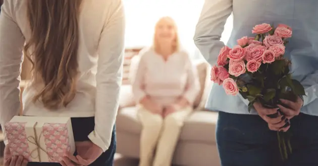 Quà Tặng Mẹ Ngày 8/3: 10 Gợi Ý Ý Nghĩa Và Thiết Thực Nhất