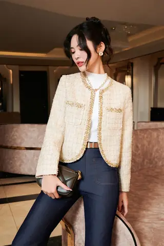 Áo Dạ Ngắn Mặc Với Quần Gì