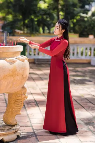 Áo Dài Đỏ Mặc Quần Màu Gì