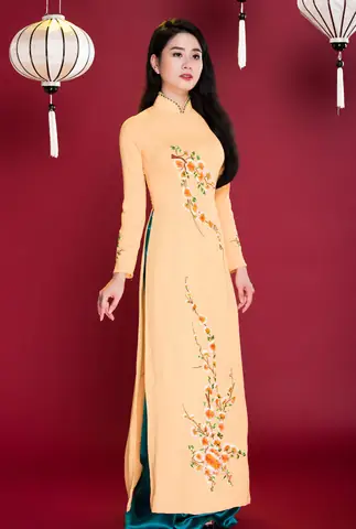 Áo Dài Vàng Quần Xanh: Tinh Hoa Truyền Thống Trong Từng Sải Bước