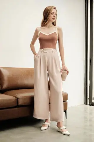 Đánh Giá Chi Tiết Áo Len 2 Dây Croptop: Thiết Kế, Chất Lượng & Trải Nghiệm Thực Tế