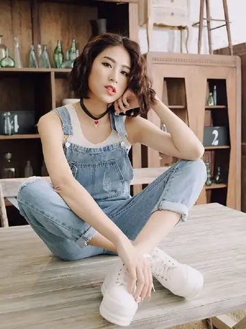 Áo Tank Top Là Gì? Tổng Hợp Mọi Thông Tin Từ A Đến Z