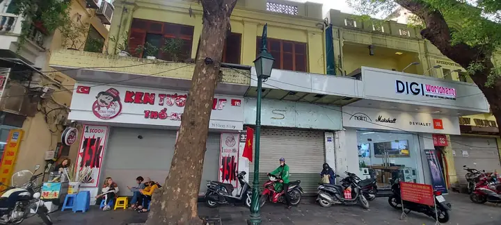 Bán Nhà Phố Hàng Khay