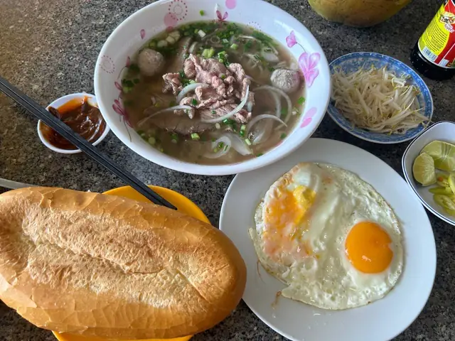 Best Pho In Saigon District 1