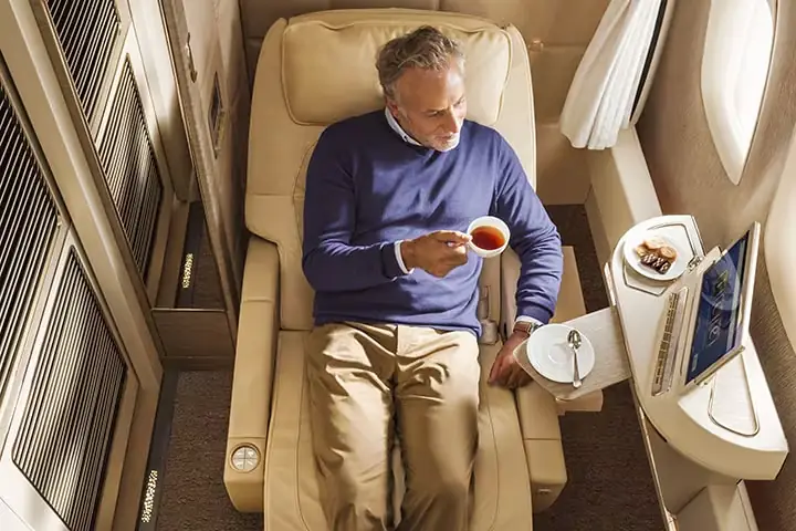 Bộ Sưu Tập Hình Ảnh Emirates: Đánh Giá Toàn Diện Boeing 777, A380 & Dịch Vụ Bay