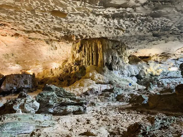 Các Hang Động Ở Hạ Long